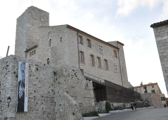 Superb One-Bedroom Apartment - Stayinantibes- Picasso 1